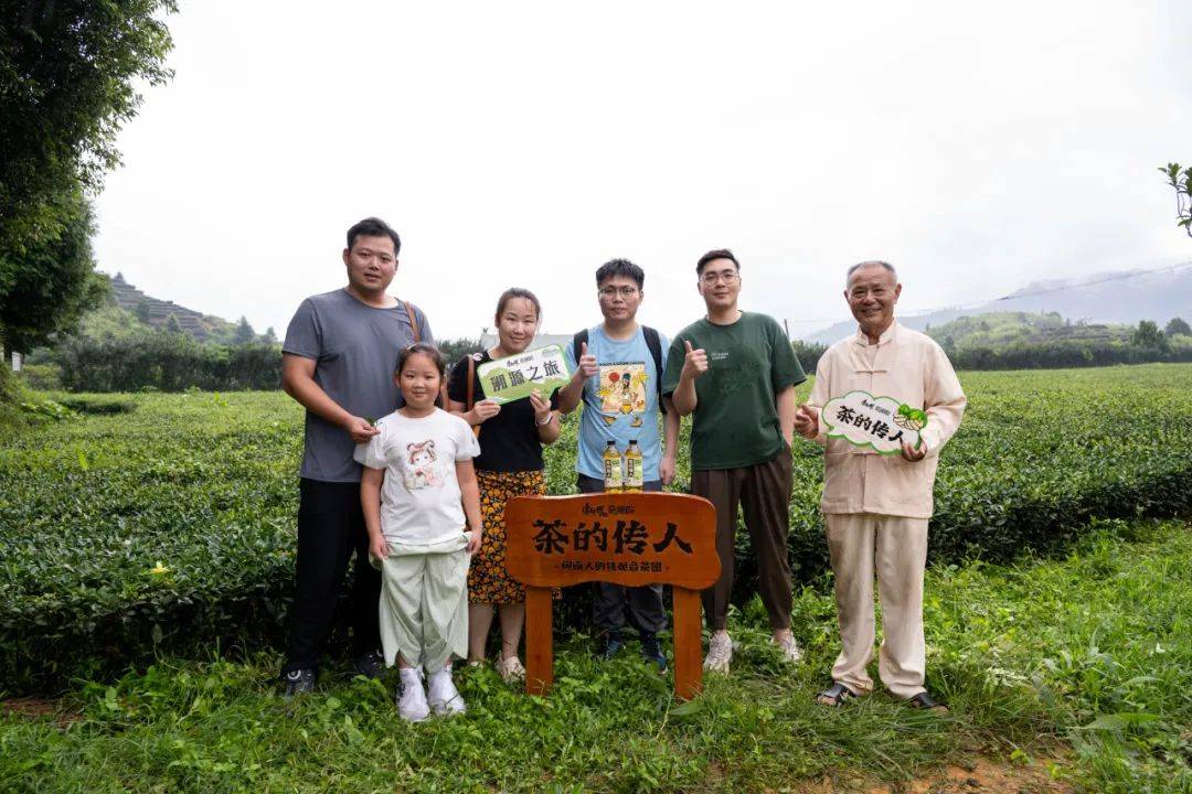 之旅首站造访百年茶乡安溪AG真人游戏茶的传人溯源(图9)